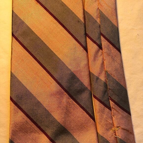 Vintage Mens Tie 100% Silk Pink/Gray/ Red - Picture 1 of 3